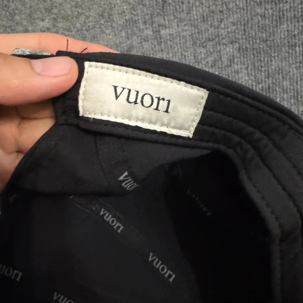 Vuori The Rise The Shine 5 Panel Performance Hat Black Adjustable Strapback Cap